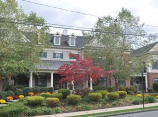 45-2 S Passaic Ave, Chatham, NJ 07928