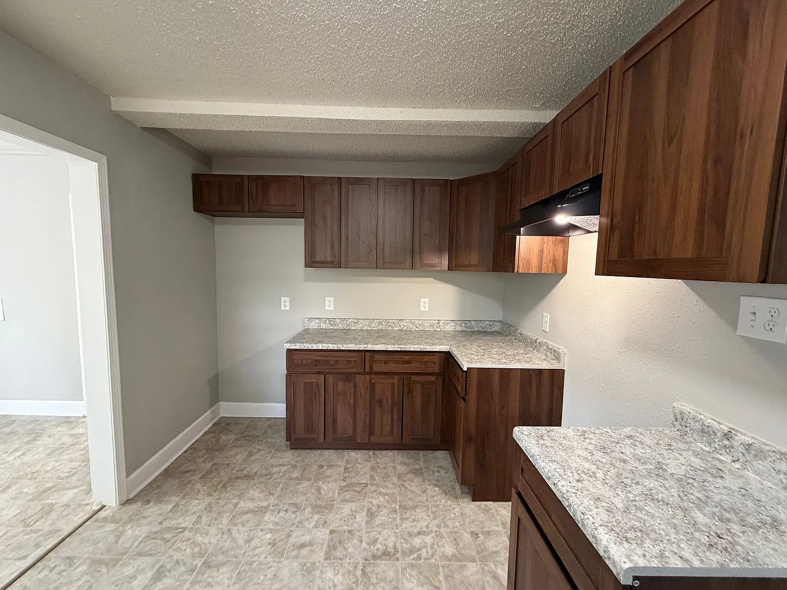 112 E Fernwood Ave — Photo 4
