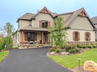 17584 Gates Landing Dr, Chagrin Falls, OH 44023