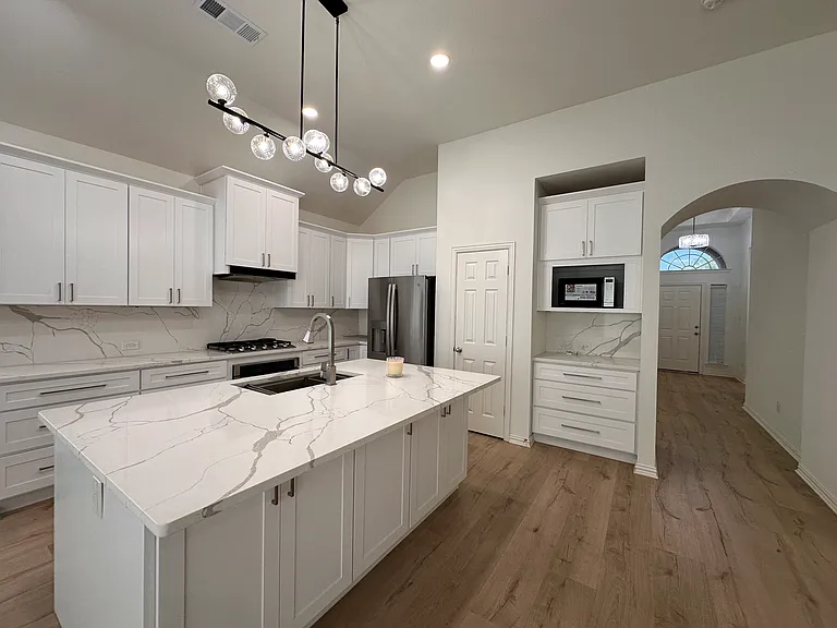 8393 Davis Dr — Photo 3