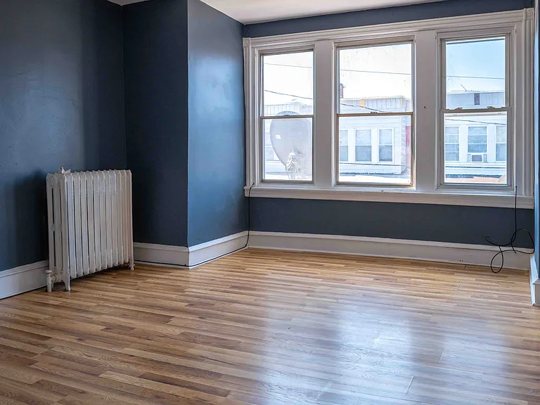 5809 Delancey St — Photo 11