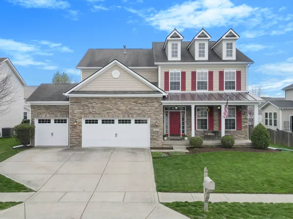 6093 Mountain Hawk Dr, Zionsville, IN 46077