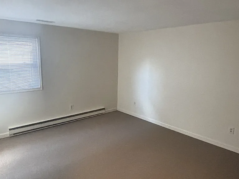 210 Pine St #13 — Photo 3