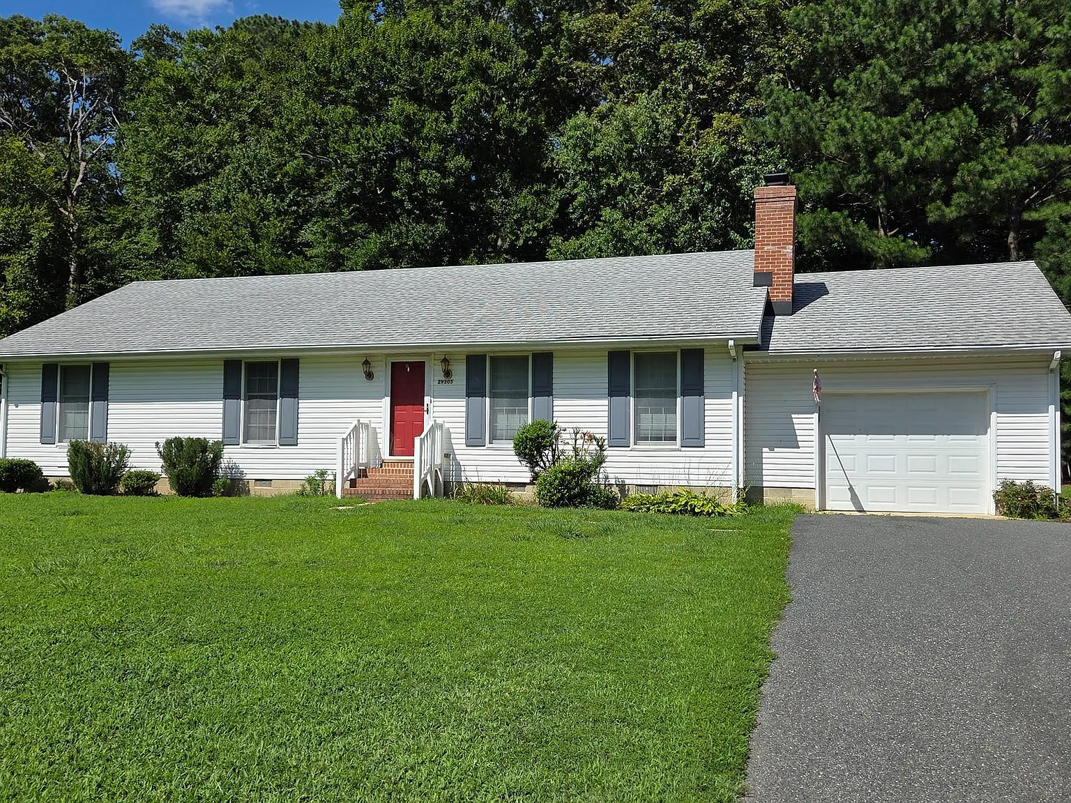 3 bed, 1456 sqft, $2,400 — Photo 2