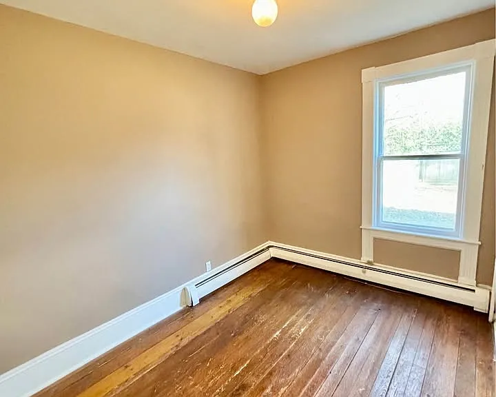 128 Gill St — Photo 10
