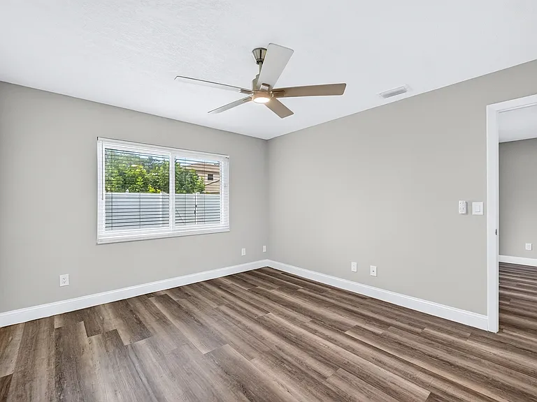 6363 Bonnie Bay Cir N — Photo 23