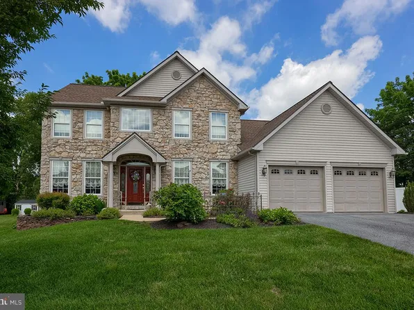 384 Mountain Blvd, Wernersville, PA 19565