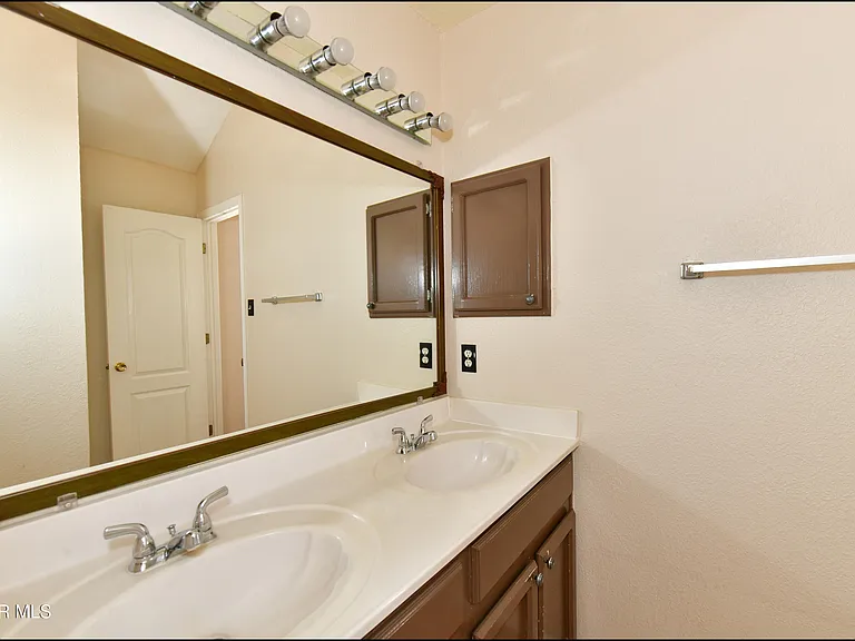 7737 Plaza Azul Rd — Photo 25