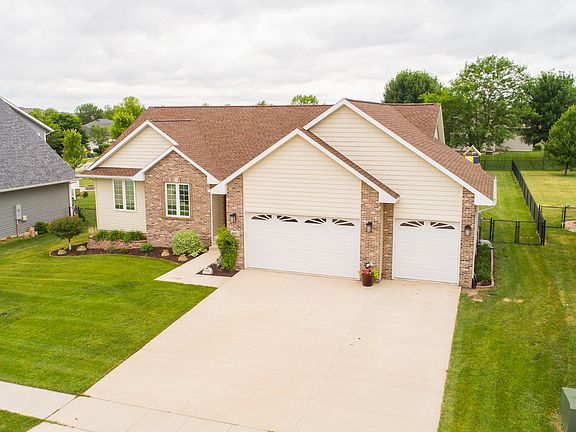 3rd image of 4227 Maryhill Dr
