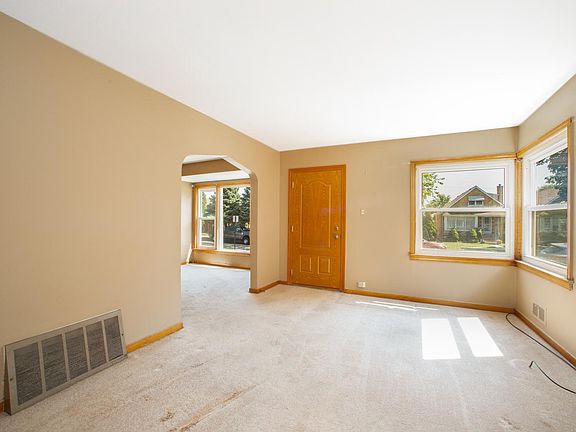 4th image of 5026 S Lawler Ave