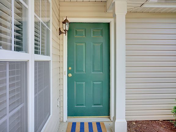 Covered front entrance