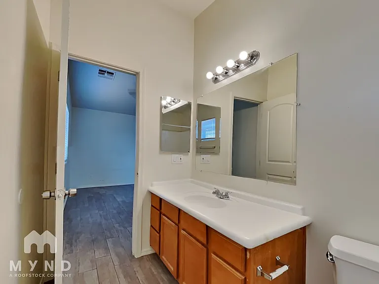 3745 W Medlock Dr — Photo 11