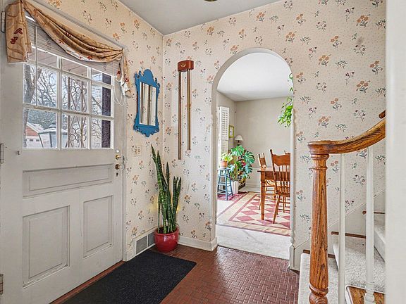 4th image of 2006 Centeridge Rd