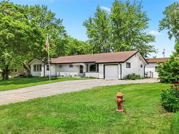 508 Atchison St, Oskaloosa, KS 66066