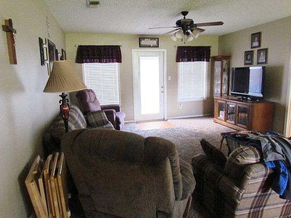 4th image of 416 Crawford Dr