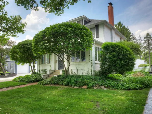 1332 Sheridan St, Plymouth, MI 48170