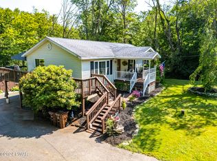 1055 Tresslarville Rd, Lake Ariel, PA 18436