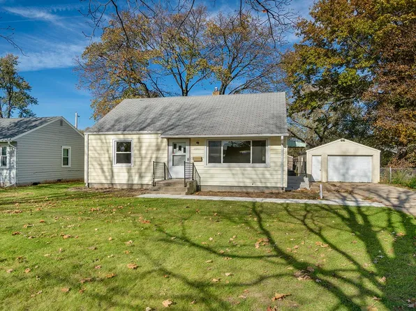 2211 Sharon Ave, Rockford, IL 61103