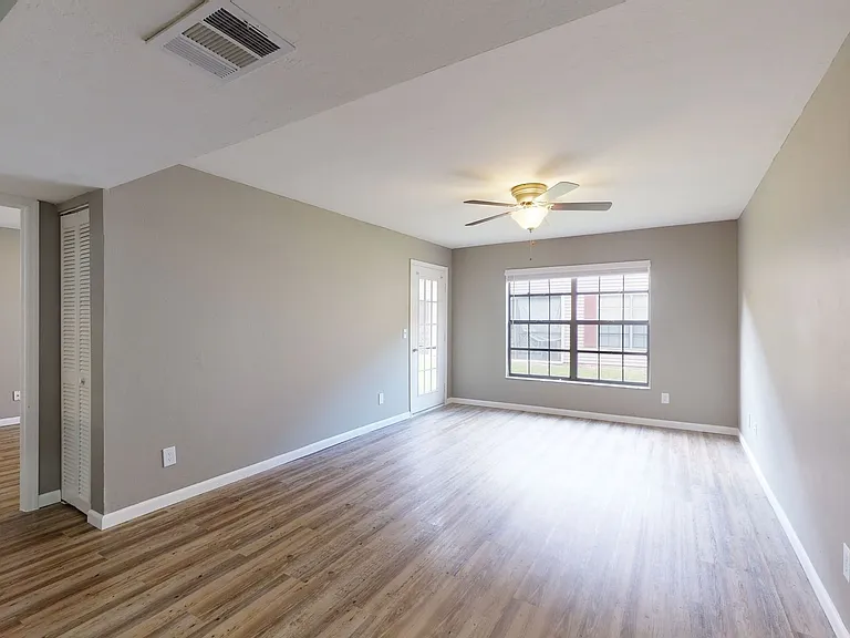 Pinnacle Estates Apartments — Photo 23