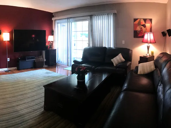83 Amberly Ct #167, Franklin Park, NJ 08823