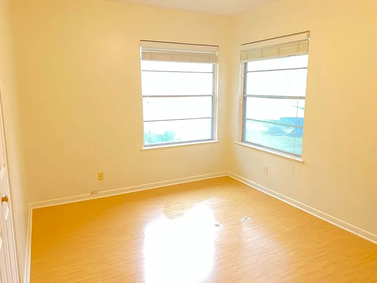 4700 Glenhaven Cir — Photo 5