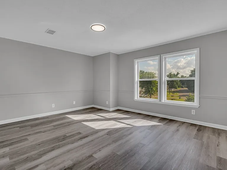 400 Forrest Blvd #26 — Photo 10