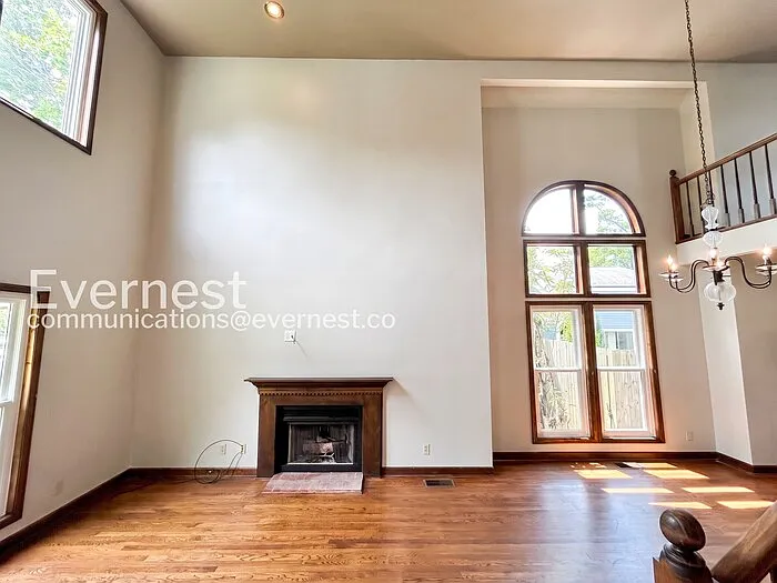 915 Russell St #A — Photo 7