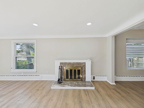 3rd image of 3748 5th Ave S