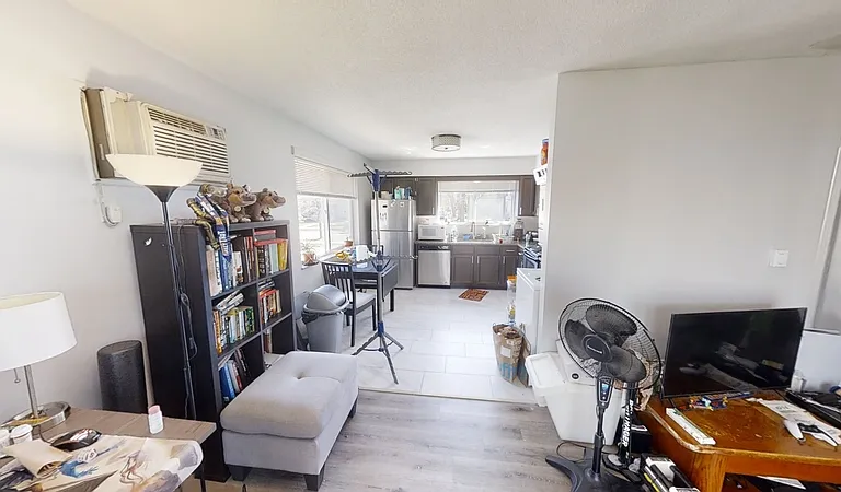 1302 W Huron St — Photo 5
