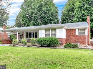 2440 Cambridge Rd, York, PA 17402