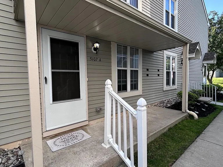 5107A Adelaide Dr — Photo 1