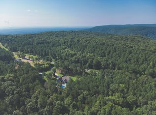 833 Highgate Point, Soddy Daisy, TN 37379