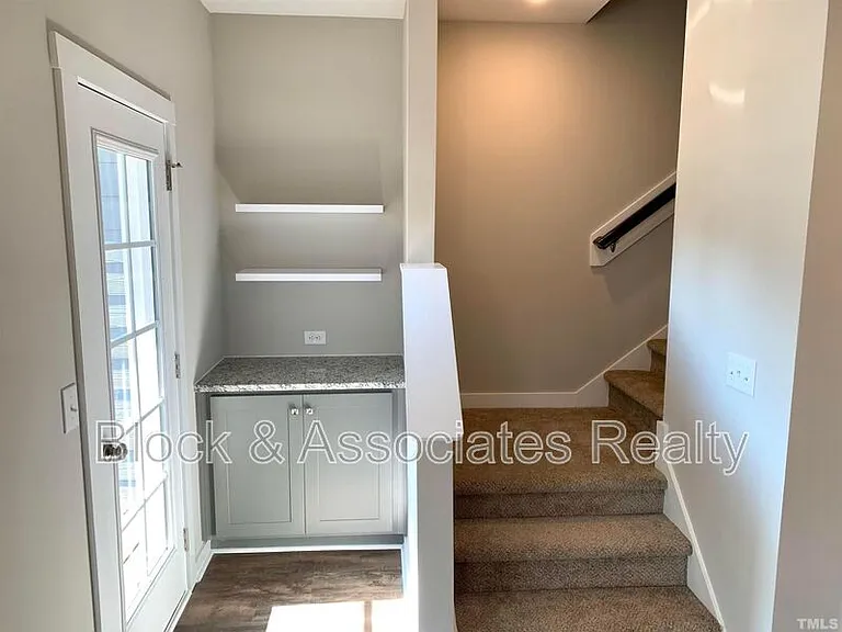 801 S Franklin St — Photo 11