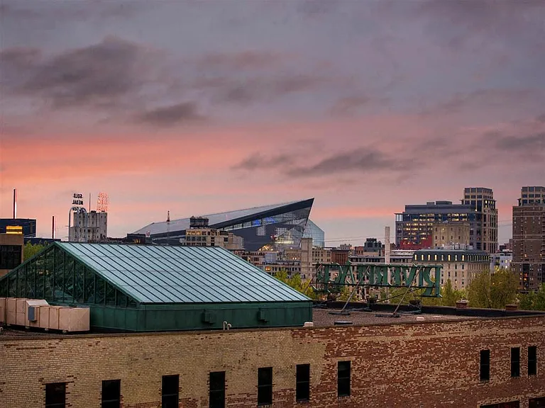 The M on Hennepin — Photo 104
