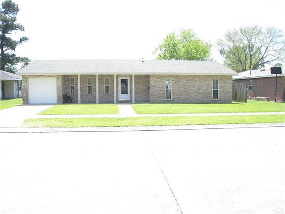 2nd image of 408 Kenilworth Dr