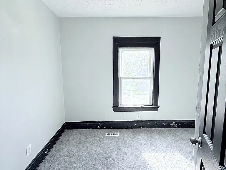 11617 Ely Ave — Photo 12