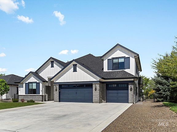 3rd image of 6278 Chateau Ct