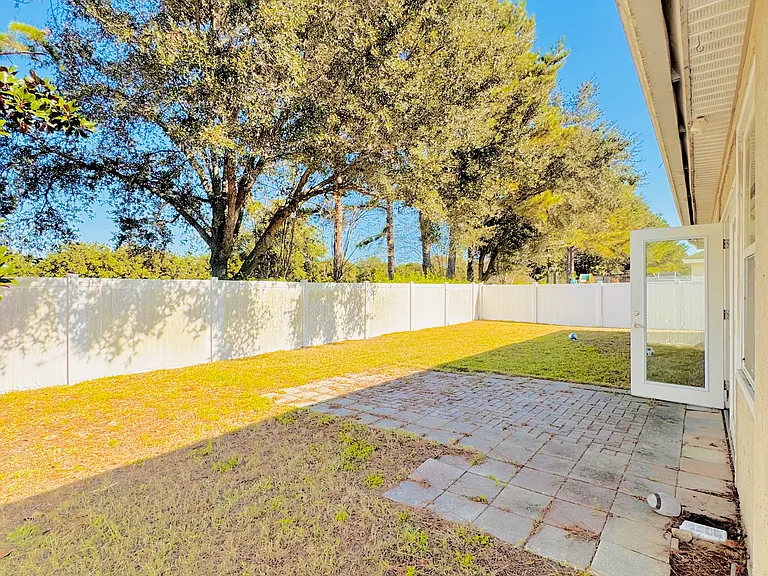 5681 SW 39th St — Photo 8