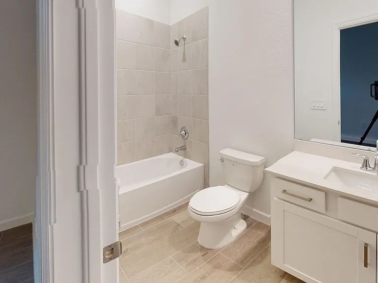 7913 Lakes Edge Ln — Photo 26