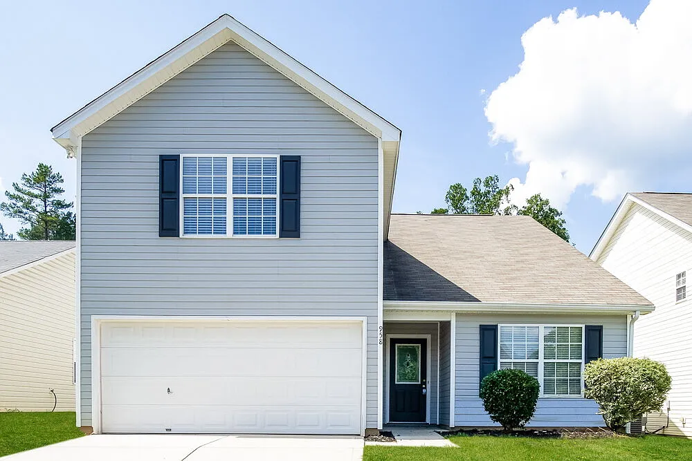 4 bed, 2.0 bath, 1918 sqft, $2,090 — Photo 1