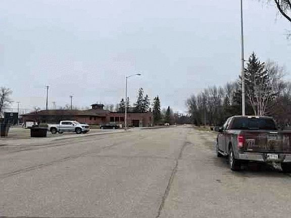 3rd image of 316 Main Ave N