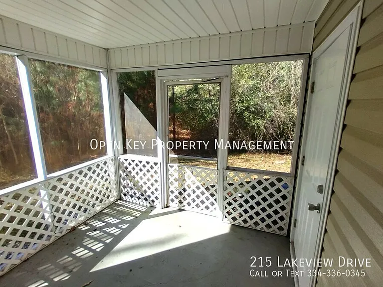 215 Lakeview Dr — Photo 16