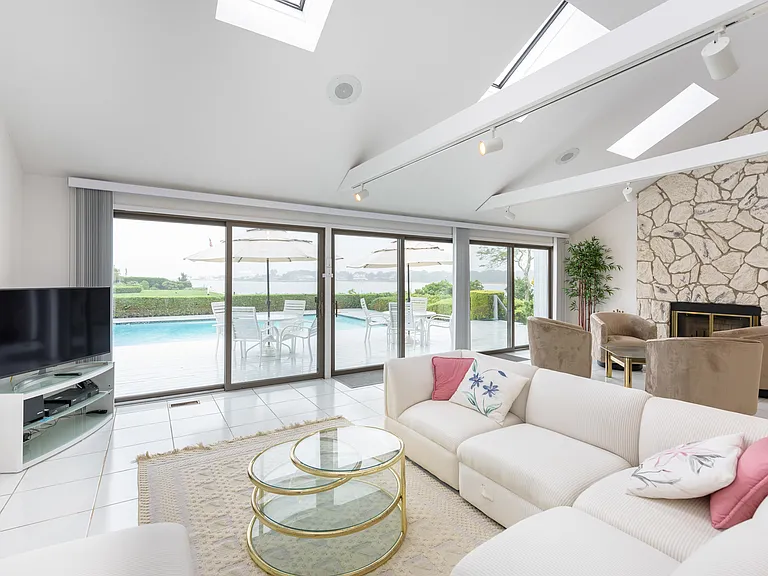 14 Canal Way — Photo 4