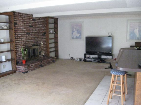 GREAT ROOM WITH GAS FIREPLACE