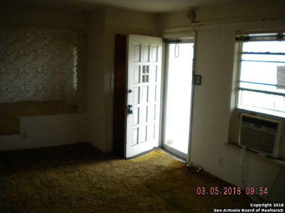 5th image of 4410 Seabreeze Dr