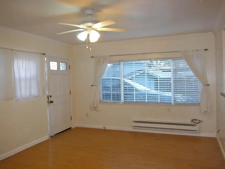 203 Forest Dr — Photo 2