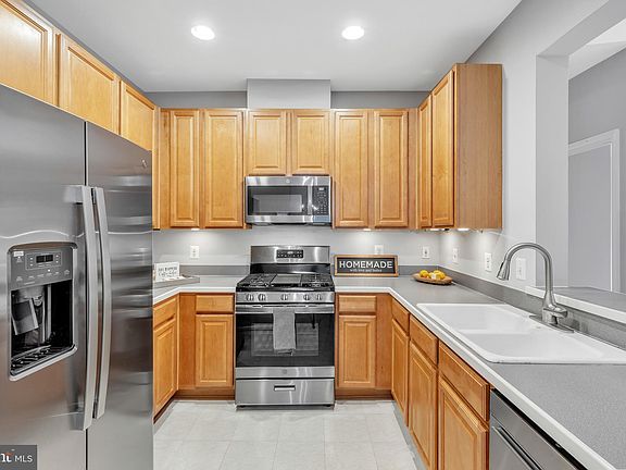 2nd image of 2911 Deer Hollow Way Unit 217