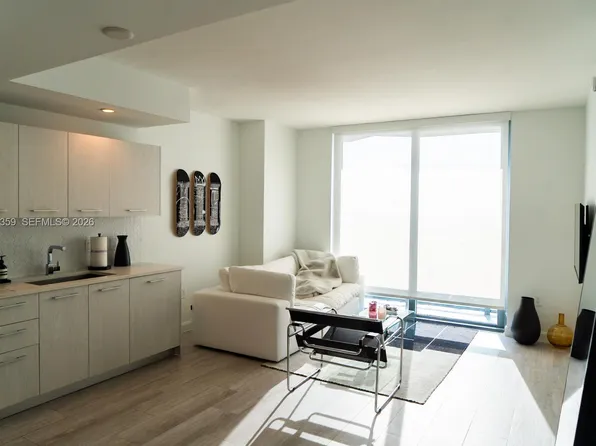 55 SW 9th St, Miami, FL