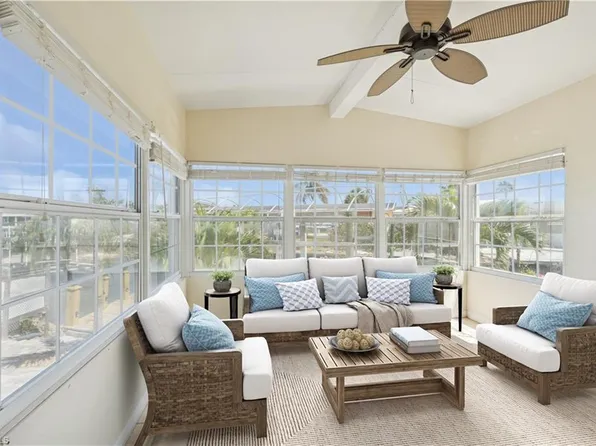 12 Nancy LN, FORT MYERS BEACH, FL 33931