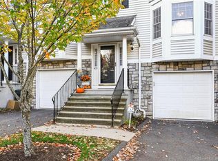 4004 Hancock Dr #4004, Danbury, CT 06811